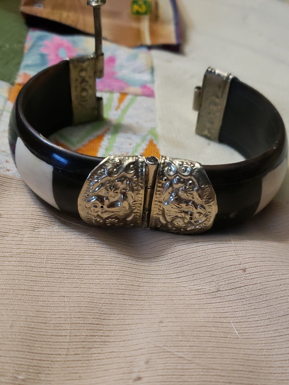 Vimtage Bone Braclet